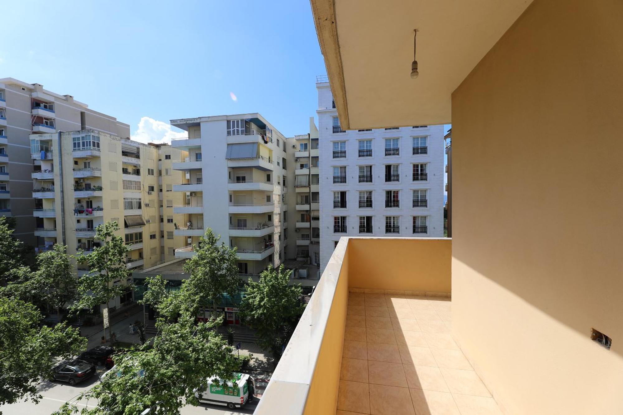 Sunny Side Apartments Vlorë Esterno foto
