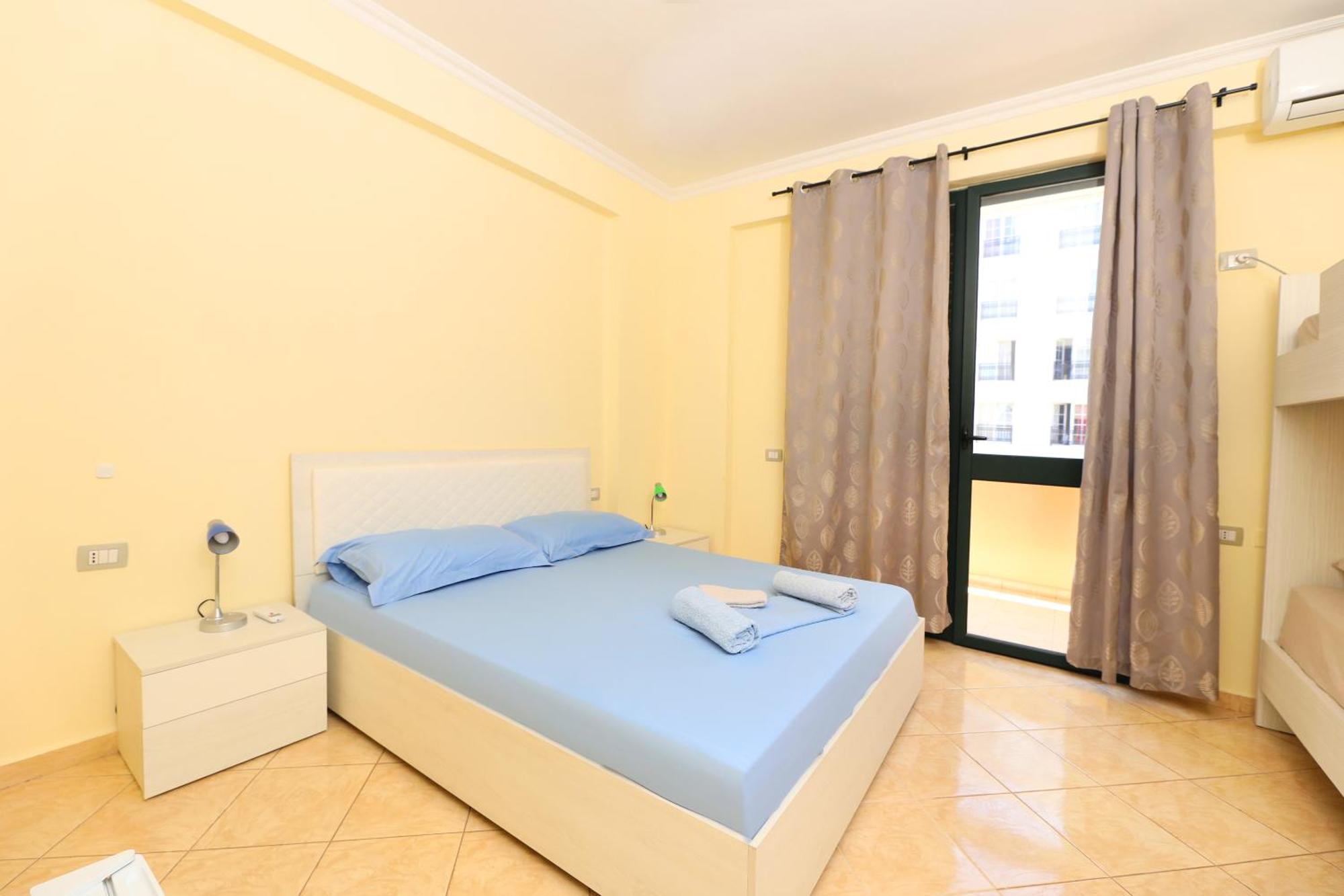 Sunny Side Apartments Vlorë Esterno foto