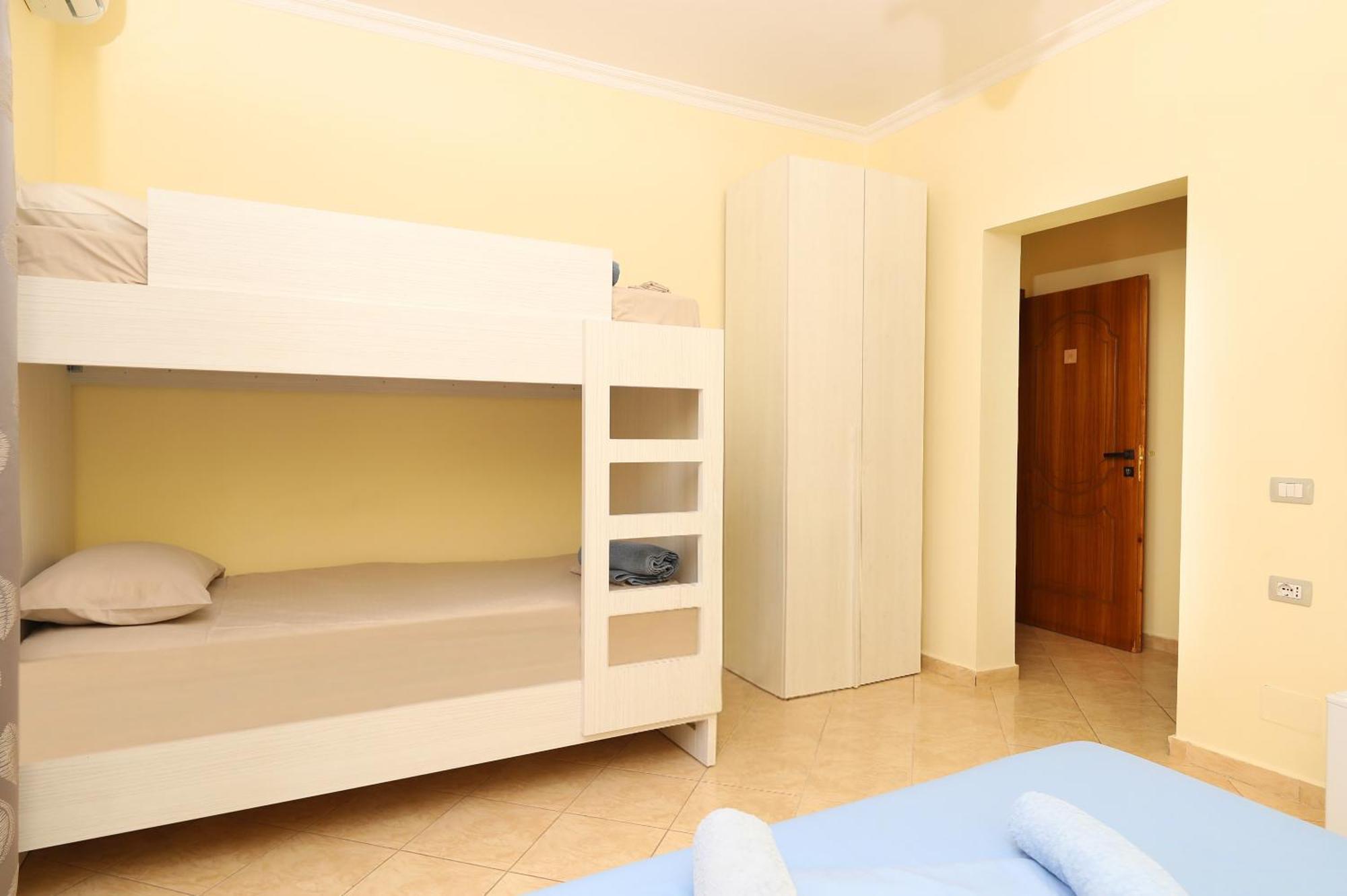 Sunny Side Apartments Vlorë Esterno foto