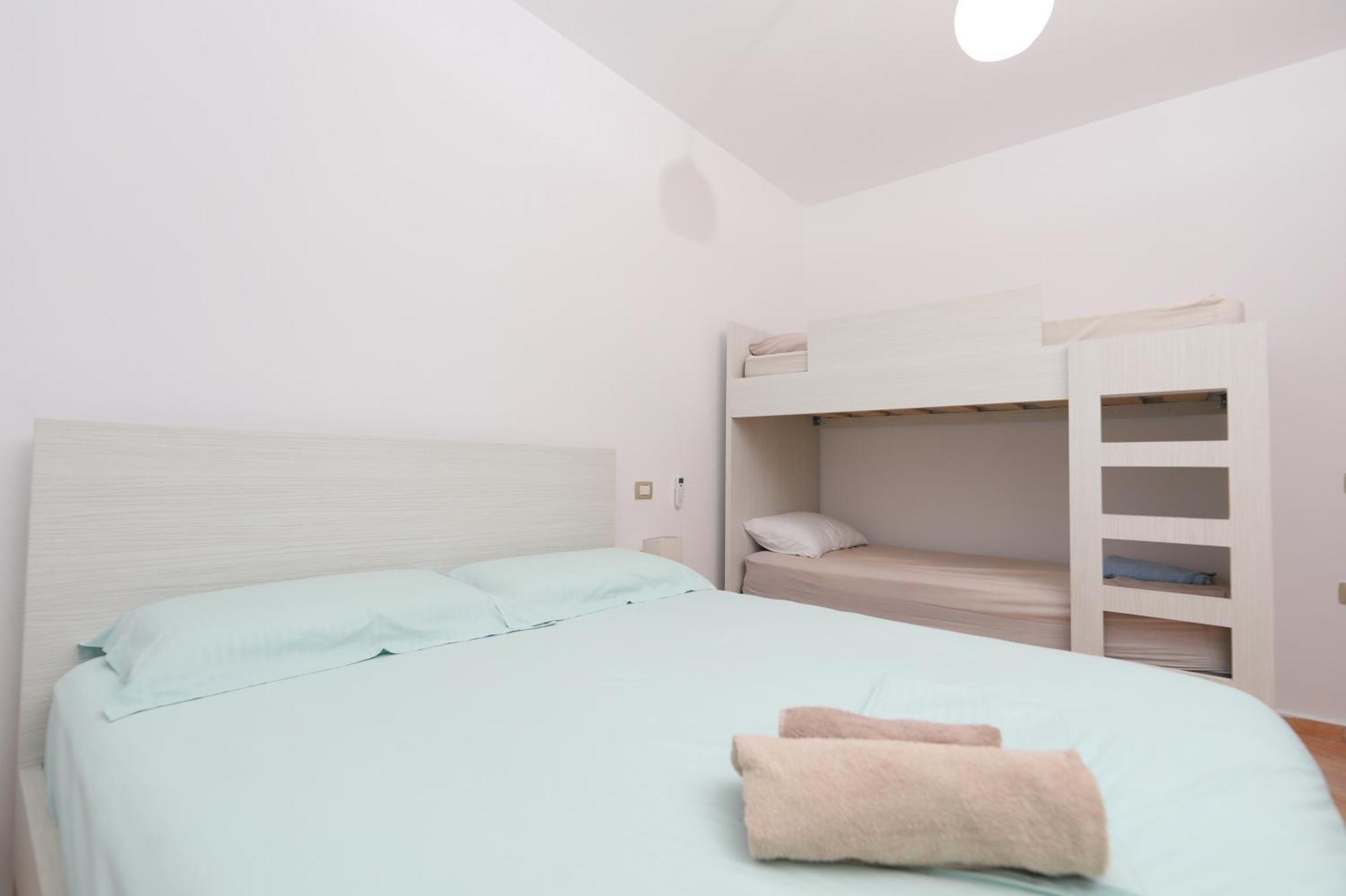 Sunny Side Apartments Vlorë Esterno foto